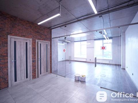 комерційна за адресою Жилянська вул., 68