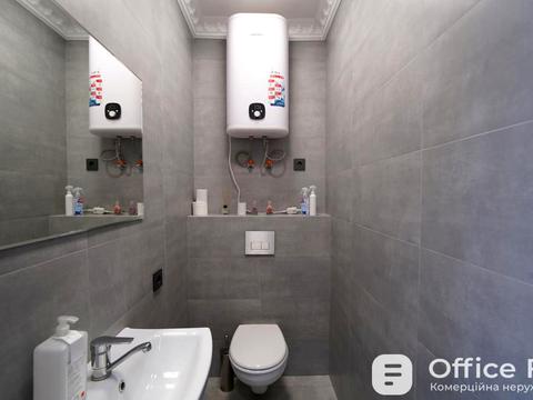 комерційна за адресою Жилянська вул., 68