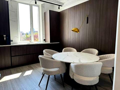 комерційна за адресою Бульварно-Кудрявська вул. (Воровського), 15-А