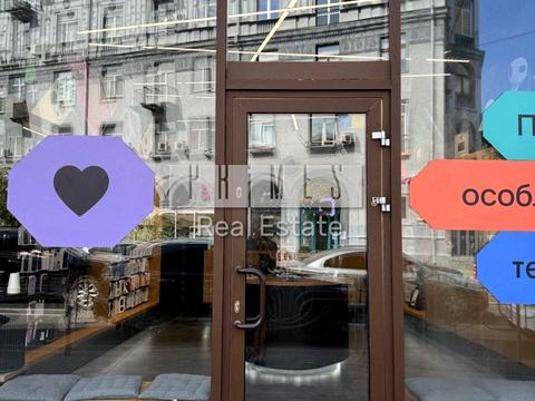 комерційна за адресою Басейна вул., 1/2