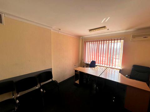 комерційна за адресою Леоніда Жаботинського вул. (Правди), 53