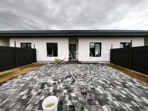 будинок за адресою Петра Угляренка