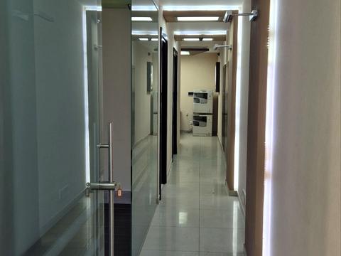 комерційна за адресою Ольжича вул., 5