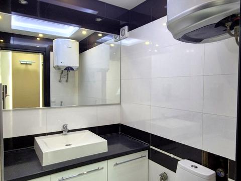 комерційна за адресою Ольжича вул., 5