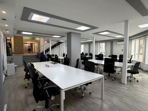 комерційна за адресою Саксаганського вул., 70 а