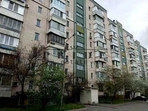 комерційна за адресою Братиславська вул., 13