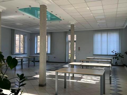 комерційна за адресою Уласа Самчука вул. (улица Пархоменко), 24