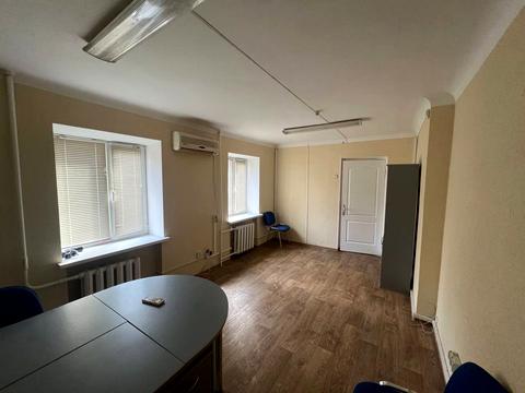 комерційна за адресою Леоніда Жаботинського вул. (Правди), 53