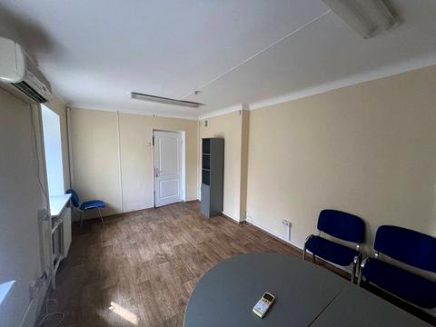 комерційна за адресою Леоніда Жаботинського вул. (Правди), 53