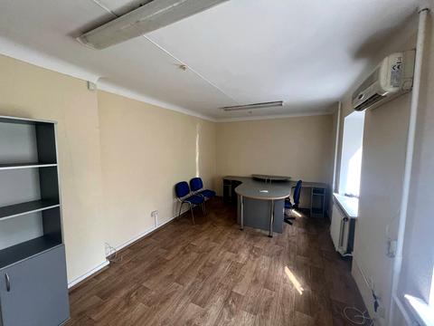 комерційна за адресою Леоніда Жаботинського вул. (Правди), 53