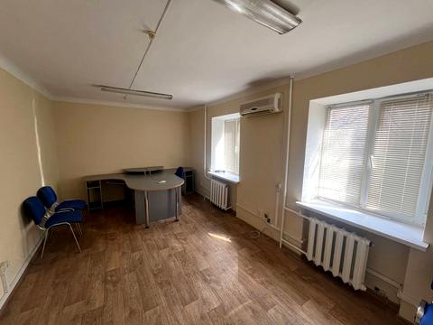 комерційна за адресою Леоніда Жаботинського вул. (Правди), 53