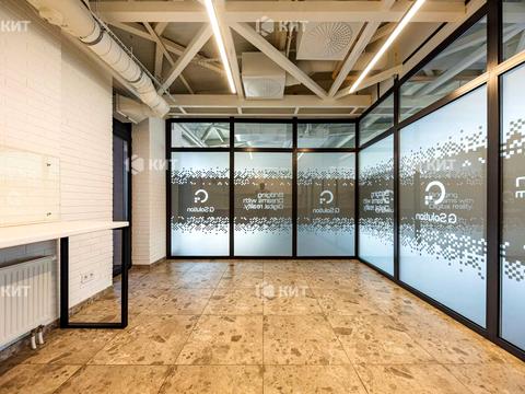 комерційна за адресою Манізера вул. (Красіна), 8