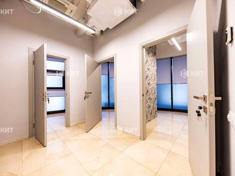 комерційна за адресою Манізера вул. (Красіна), 8