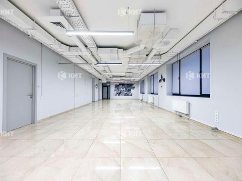 комерційна за адресою Манізера вул. (Красіна), 8