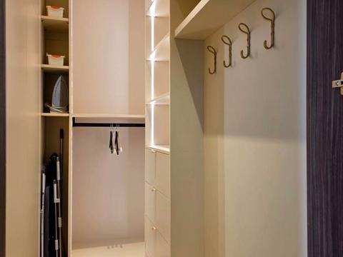 квартира за адресою Дніпровська набережна вул., 14