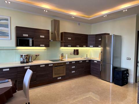 квартира за адресою Дніпровська набережна вул., 14