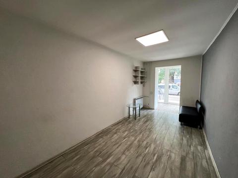 комерційна за адресою Київська вул., 65