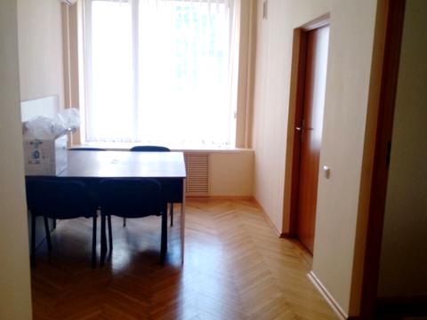 комерційна за адресою Болсуновська вул. (Сергія Струтинського), 8