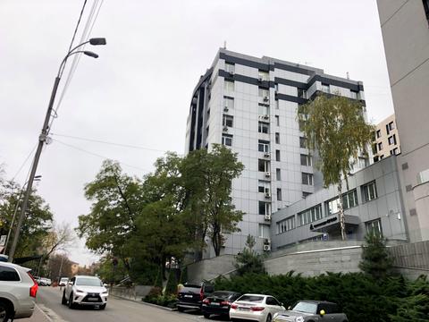 комерційна за адресою Болсуновська вул. (Сергія Струтинського), 8