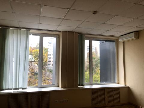 комерційна за адресою Болсуновська вул. (Сергія Струтинського), 8