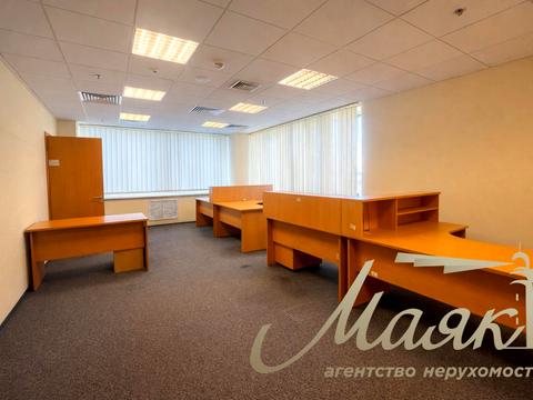 комерційна за адресою Володимирська вул., 12