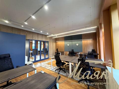 комерційна за адресою Володимирська вул., 92