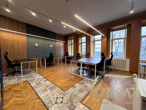 комерційна за адресою Володимирська вул., 92