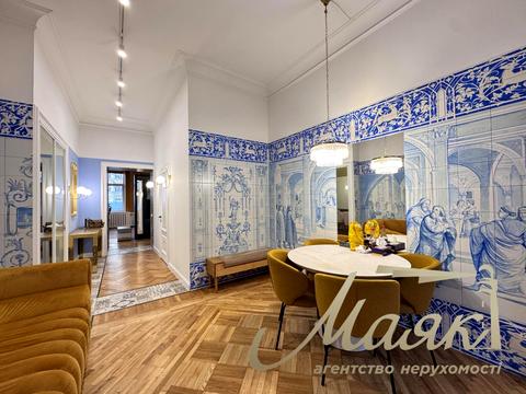 комерційна за адресою Володимирська вул., 92