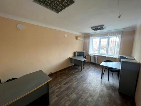 комерційна за адресою Леоніда Жаботинського вул. (Правди), 53