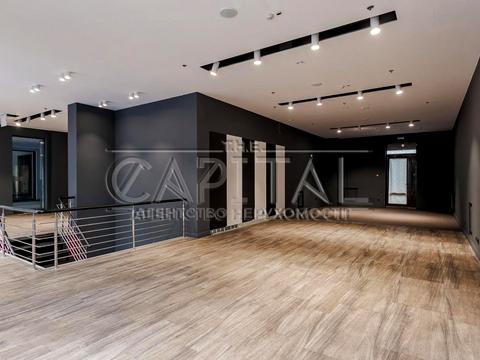 комерційна за адресою Володимирська вул., 41