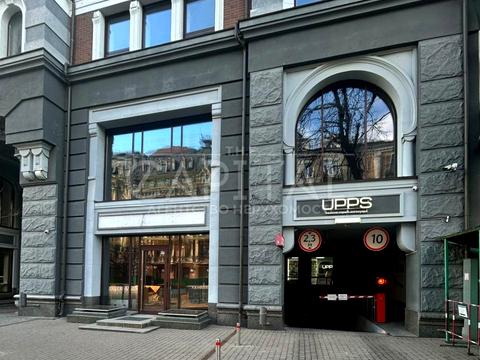 комерційна за адресою Володимирська вул., 41