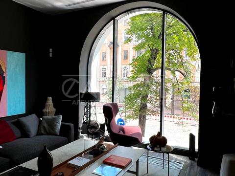 комерційна за адресою Володимирська вул., 38