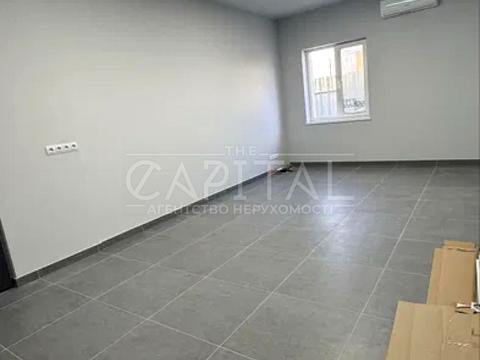 коммерческая по адресу вул. Польова, 2