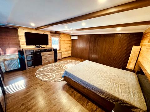 комерційна за адресою Набережна Перемоги вул., 5