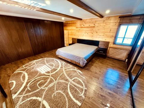 комерційна за адресою Набережна Перемоги вул., 5