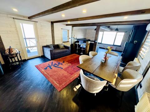 комерційна за адресою Набережна Перемоги вул., 5