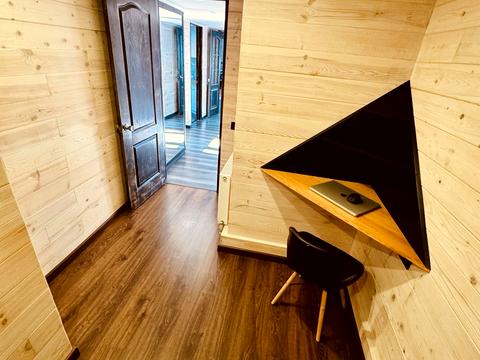 комерційна за адресою Набережна Перемоги вул., 5