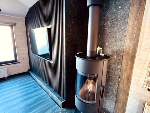 комерційна за адресою Набережна Перемоги вул., 5