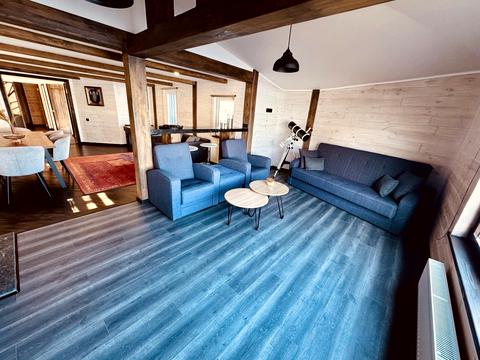 комерційна за адресою Набережна Перемоги вул., 5