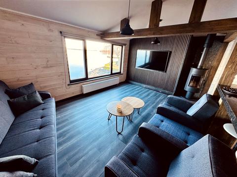 комерційна за адресою Набережна Перемоги вул., 5