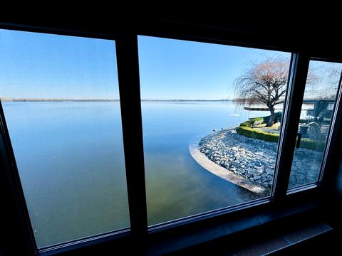 комерційна за адресою Набережна Перемоги вул., 5