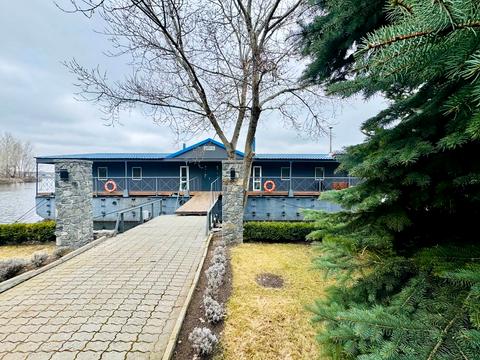 комерційна за адресою Набережна Перемоги вул., 5