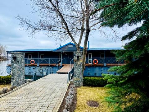 комерційна за адресою Набережна Перемоги вул., 5