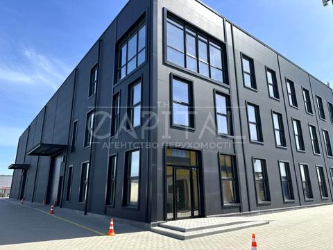 комерційна за адресою В'ячеслава Чорновола, 1