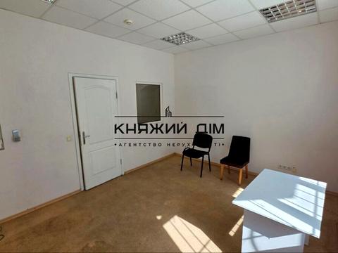 комерційна за адресою Миколи Голего вул. (Лебедєва-Кумача), 5