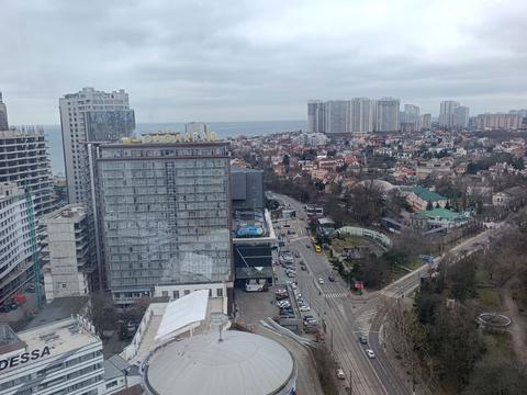 комерційна за адресою Генуезька вул., 5