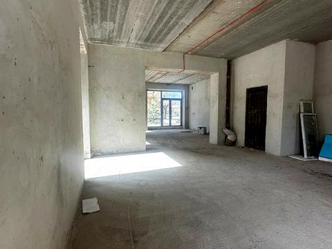 коммерческая по адресу Августина Волошина ул., (Будинок 2)