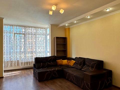 квартира за адресою Гетьмана Івана Мазепи вул. (Топольна), 1