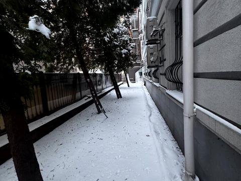 комерційна за адресою Саксаганського вул., 111А