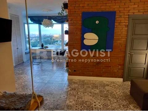 комерційна за адресою Практична вул., 17